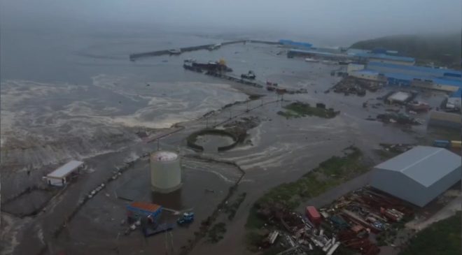 Tsunami dalgaları Hawaii’yi etkilemeye başladı… Rusya’da tsunami dalgalarının boyu beş metreyi buldu