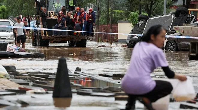 Çin’de şiddetli yağışlar: En az 30 ölü