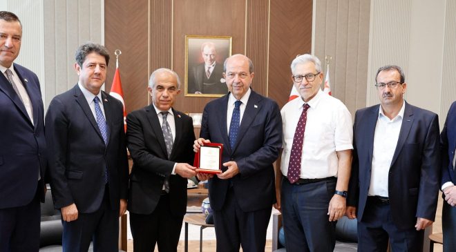Cumhurbaşkanı Tatar, Akdeniz Narenciye İhracatçılar Birliği Başkanı Hastürk, Kıbrıs Türk Narenciye İhracatçılar Birliği Başkanı Bardakçıoğlu ve beraberindeki heyeti kabul etti