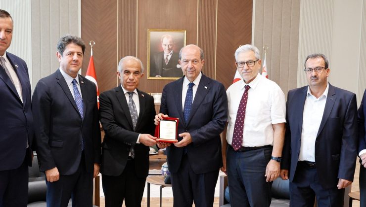 Cumhurbaşkanı Tatar, Akdeniz Narenciye İhracatçılar Birliği Başkanı Hastürk, Kıbrıs Türk Narenciye İhracatçılar Birliği Başkanı Bardakçıoğlu ve beraberindeki heyeti kabul etti