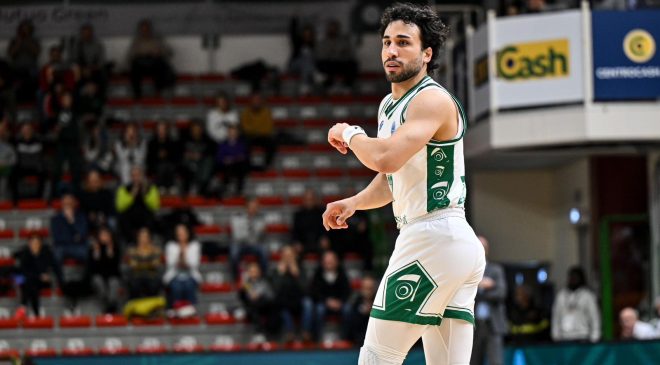 Erten Gazi yeniden Türkiye’de. Milli oyuncu, ligin yeni takımı Esenler Erokspor ile anlaştı