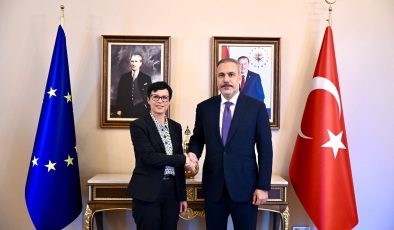 Fidan, AB Komiseri Kos ile görüşmesinde Cenevre ve New York’taki Kıbrıs toplantılarını da ele aldı