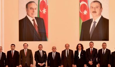 Cumhurbaşkanı Tatar , Azerbaycan Başbakanı Ali Asadov ile görüştü ​