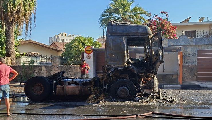 Balya yüklü tır alev aldı