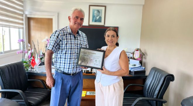 Kalkanlı Zeytin Ağaçları Yaşıyor etkinliğine katkı yapan BRTK’ya teşekkür belgesi taktim edildi