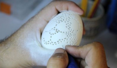 Hobi olarak başladı: Yumurtanın kabuğuna sanat nakşediyor