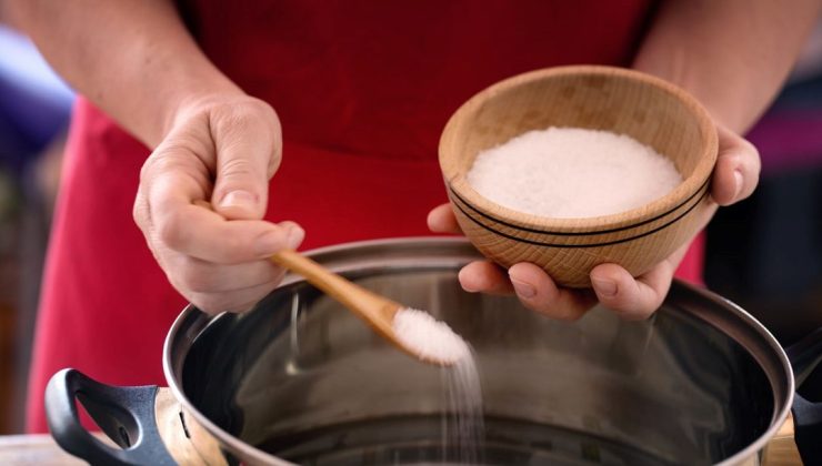 Çok fazla tuz tüketince vücudunuzda neler oluyor? 5 uyarı işareti var