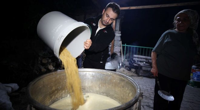 Çankırı’da asırlık gelenek: Bakır kazanlarda pişiriliyor