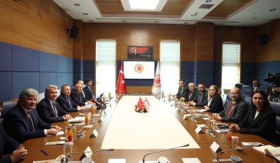 Hukuk Komitesi heyeti, TBMM Dışişleri Komisyonu ile görüştü..Oktay: “İki devletli çözüme tam destek veriyoruz”