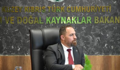 Bakan Çavuş, Türkiye’de şehit düşen 5 orman işçisi ve 5 AKUT gönüllüsünü üzüntü ve saygıyla andı