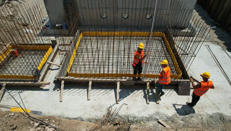 Aşırı sıcaklarda dışarda çalışma yasağına uymayanlar için “Alo 102 İhbar Hattı” devrede