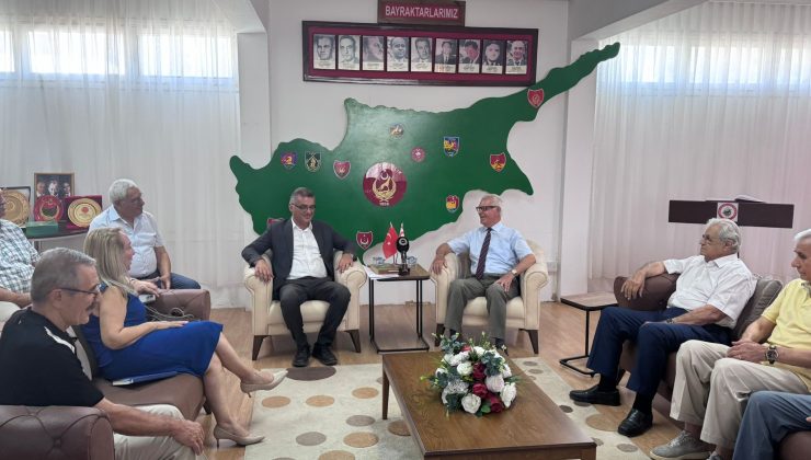 Erhürman, TMT Mücahitler Derneği’ni ziyaret etti
