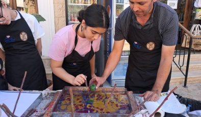 SAMTAY’ın Gazimağusa’daki merkezinde çocuklara ebru eğitimi verildi