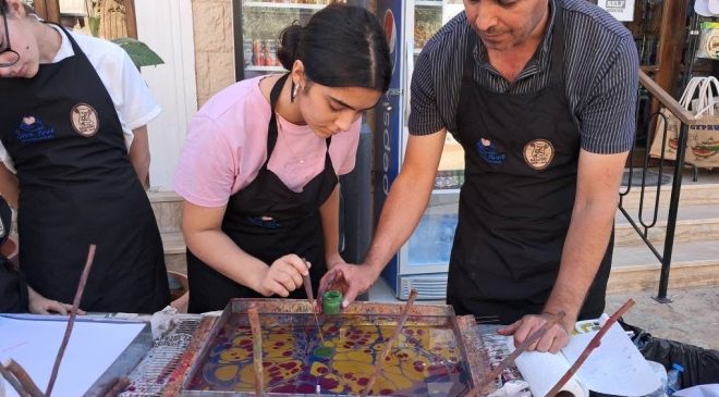 SAMTAY’ın Gazimağusa’daki merkezinde çocuklara ebru eğitimi verildi