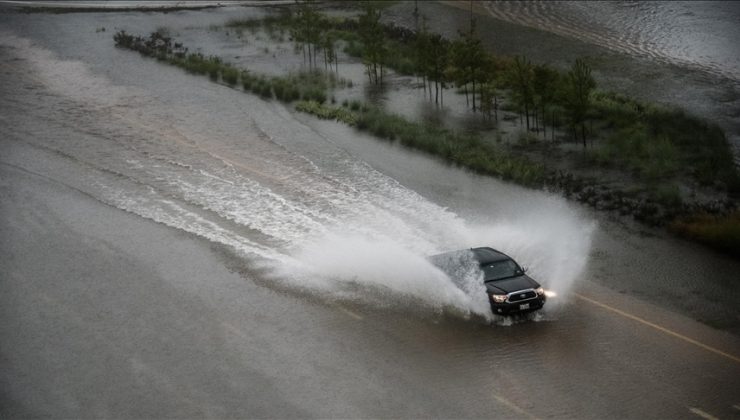 ABD’nin Texas eyaletinde meydana gelen sellerde en az 13 kişi hayatını kaybetti