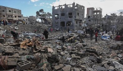 İsrail’in Gazze’ye sabahtan bu yana düzenlediği saldırılarda 48 Filistinli hayatını kaybetti