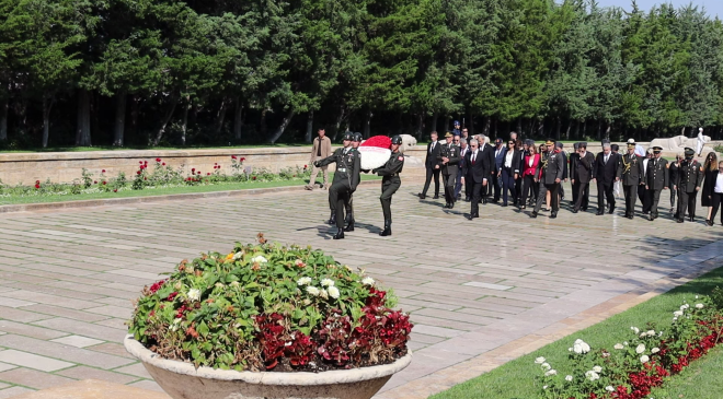 20 Temmuz Barış ve Özgürlük Bayramı Ankara’da da kutlanıyor…Büyükelçi Korukoğlu,Anıtkabir’i ziyaret etti
