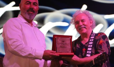 11. Patates Festivali ve 8. Uluslararası Halk Dansları Festivali devam ediyor..  Festivalde dün akşam Yeni Türkü sahne aldı