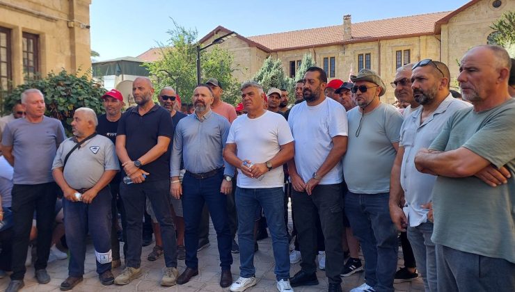 KOOP-SEN eylemi Başbakan Yardımcılığı önünde devam etti