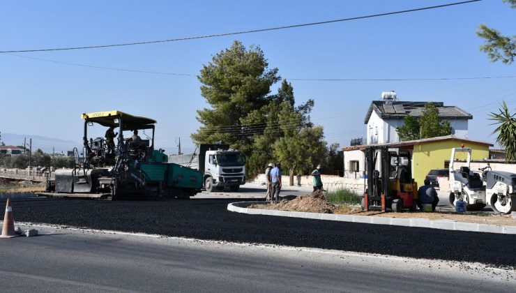 Mesarya Belediyesi Vadili girişinde başlattığı kavşak düzenleme çalışmalarını sürdürüyor