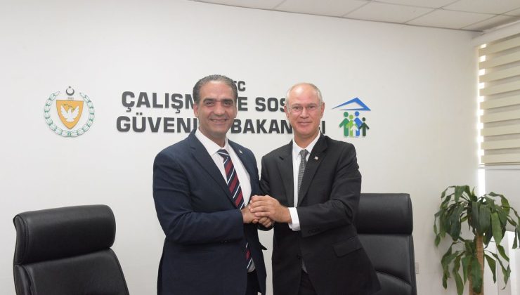 Gardiyanoğlu bakanlık görevini Hasipoğlu’na devretti