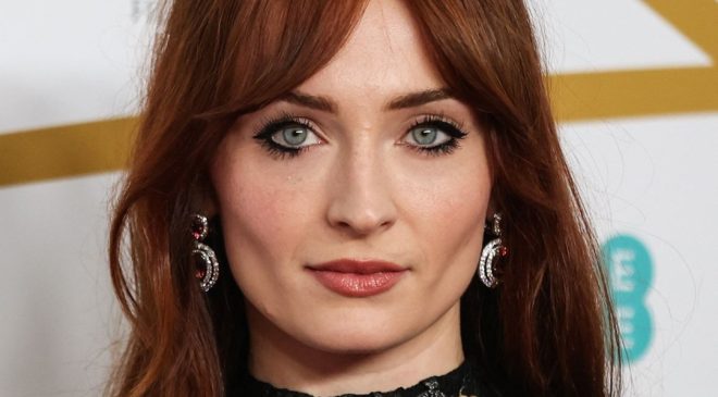 ABD’yi terk eden Sophie Turner’dan itiraf: ”Hayatımın en kötü günleriydi”