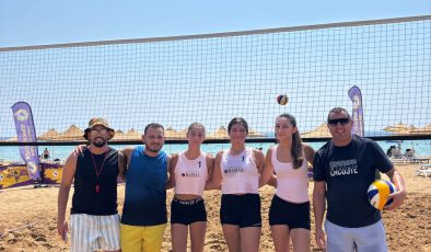 Mehmetçik Üzüm Festivali Amatör Plaj Voleybol Turnuvası başladı