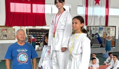 Taekwondoda “Mukavemet” müsabakaları yapıldı