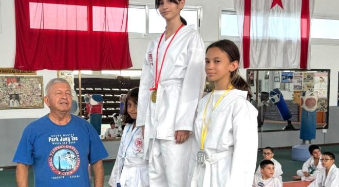Taekwondoda “Mukavemet” müsabakaları yapıldı