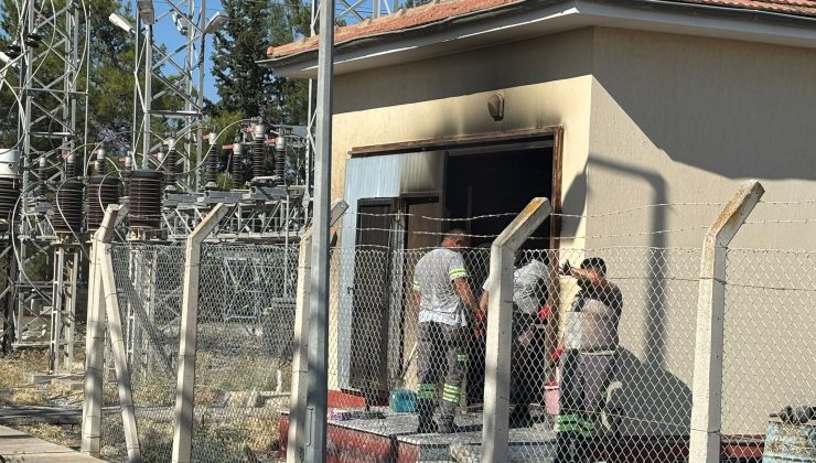 Güneşköy Trafo Merkezi’nde temizlik, arızalı kısımların ayrılması ve sistemin yeniden devreye sokulması çalışmaları yapılıyor