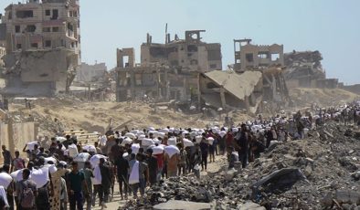 İsrail’in Gazze’de yardım dağıtım noktasına düzenlediği saldırıda 12 kişi hayatını kaybetti