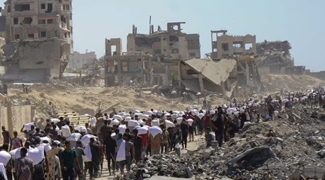 İsrail’in Gazze’de yardım dağıtım noktasına düzenlediği saldırıda 12 kişi hayatını kaybetti
