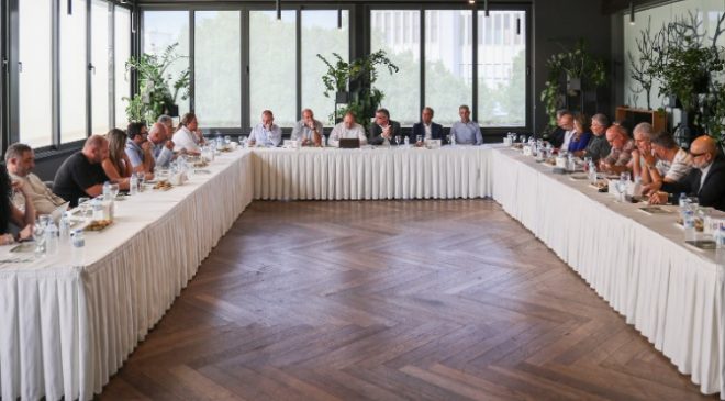 Erhürman ekonomistlerle buluştu:“Ekonomik yapının iyileştirilmesi adına yoğun bir çalışma süreci planlıyoruz”