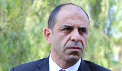 Özersay, Başbakan Üstel’in “silah ruhsatları” ile ilgili açıklamasına tepki gösterdi
