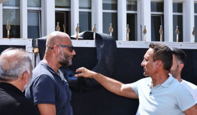 Hükümete yamalı lastikle protesto