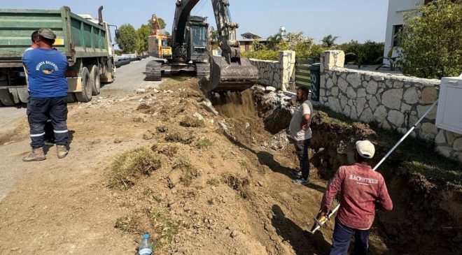 Turunçlu’da yağmur suyu drenaj ve kaldırım çalışmaları sürüyor