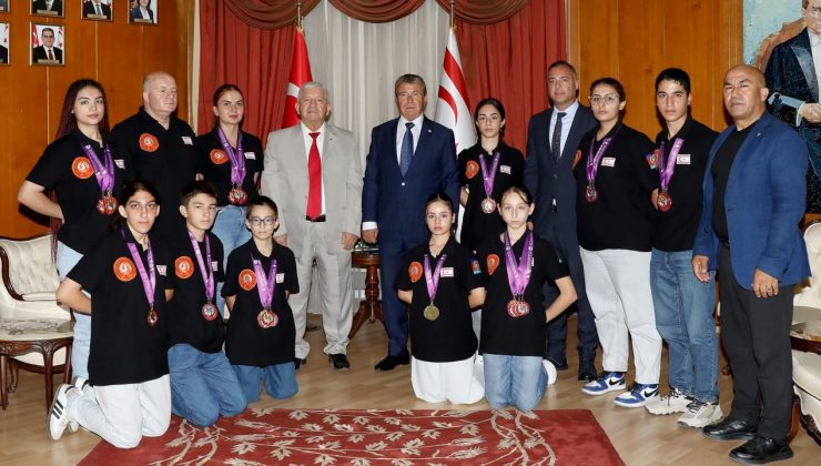 Başbakan Üstel, KKTC Tekvando Milli Takımını kabul etti