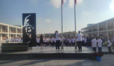 Çavuşoğlu Muharrem Döveç Ortaokulu açılış ve yeni eğitim-öğretim yılı başlama törenine katıldı