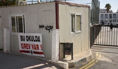 KTOEÖS’ün Atatürk Meslek Lisesi’ndeki grevi bugün de devam ediyor