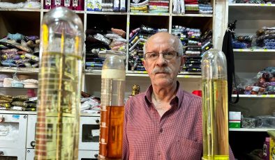 50 yıllık kolonyacı, 15 metrekarelik dükkanında mesleğini yaşatıyor