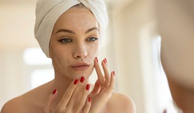 Dermatolog “asla kullanmayın” diyerek açıkladı: Popüler bu ürün cildinizi mahvediyor