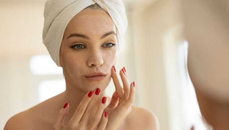 Dermatolog “asla kullanmayın” diyerek açıkladı: Popüler bu ürün cildinizi mahvediyor