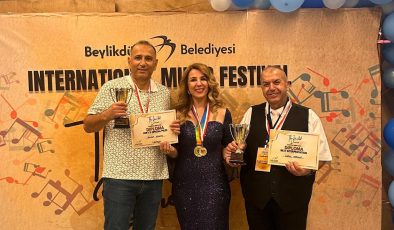 “The İstanbul Dream” şarkı yarışmasında Bahar Esintileri Sanat Derneği solistlerine ödül