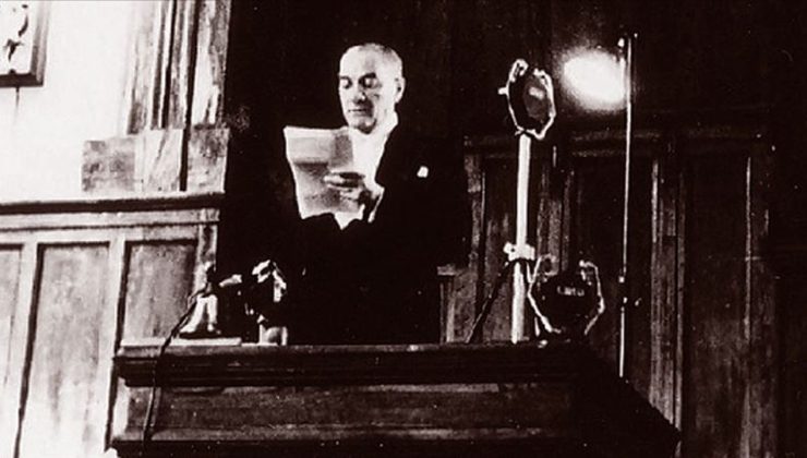 Türkiye Cumhuriyeti’nin 102’nci kuruluş yıl dönümü KKTC’de de törenlerle kutlanıyor