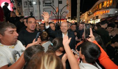 Tatar’dan Demet Akalın’lı miting