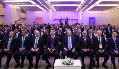 Ekonomi ve Enerji Bakanı Olgun Amcaoğlu, EVF 2025’e katıldı