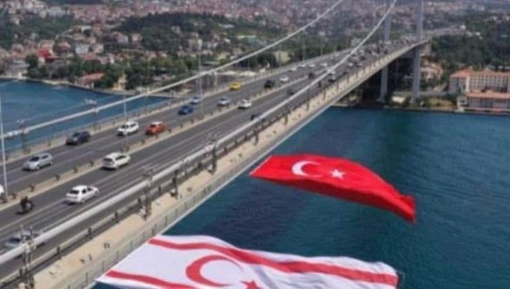 KKTC’nin kuruluş yıl dönümünde 15 Temmuz Şehitler Köprüsü’ne KKTC bayrağı asıldı