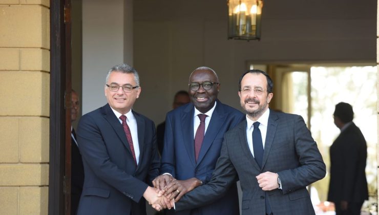 Erhürman – Hristodulidis görüşmesi başladı