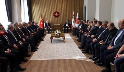 “Öztürkler: “Dünya bizi tek taraflı cezalandırma peşinde”