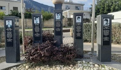 Ozanköy şehitleri Ozanköy Şehitler Anıtı’nda düzenlenen törenle anıldı